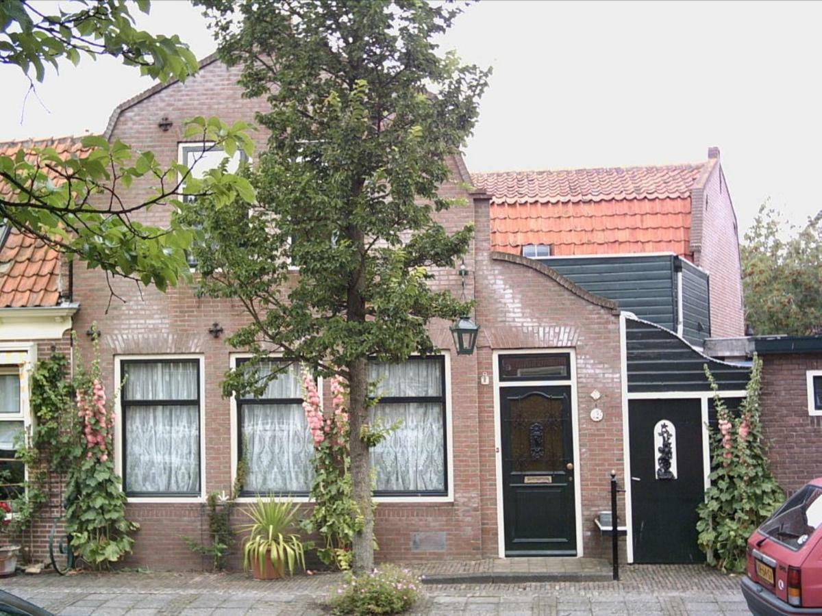 Karnemelkhuys Acomodação com café da manhã Enkhuizen Exterior foto